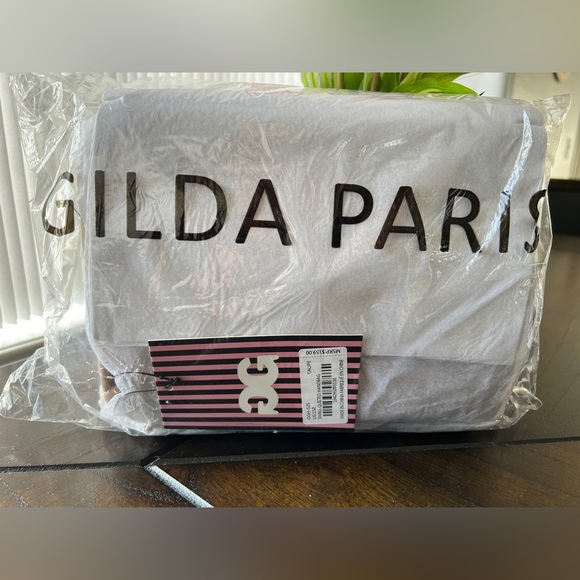 NWT Gilda Paris Tan Soft Quilted Twist lock Chain Handbag/Crossbody - Picture 2 of 12